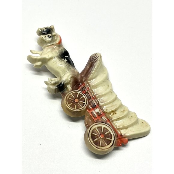 Vintage Plastic Covered Wagon Brooch Pin - Picture 3 of 5
